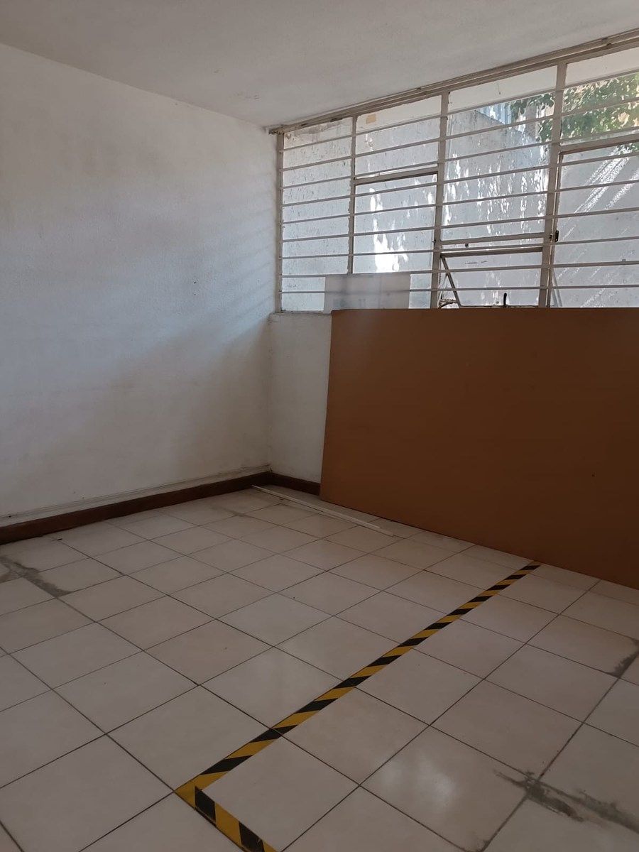 UNIDADE MODELO, CASA À VENDA PARA REMODELAR 3 QUARTOS, foto 1 de 15