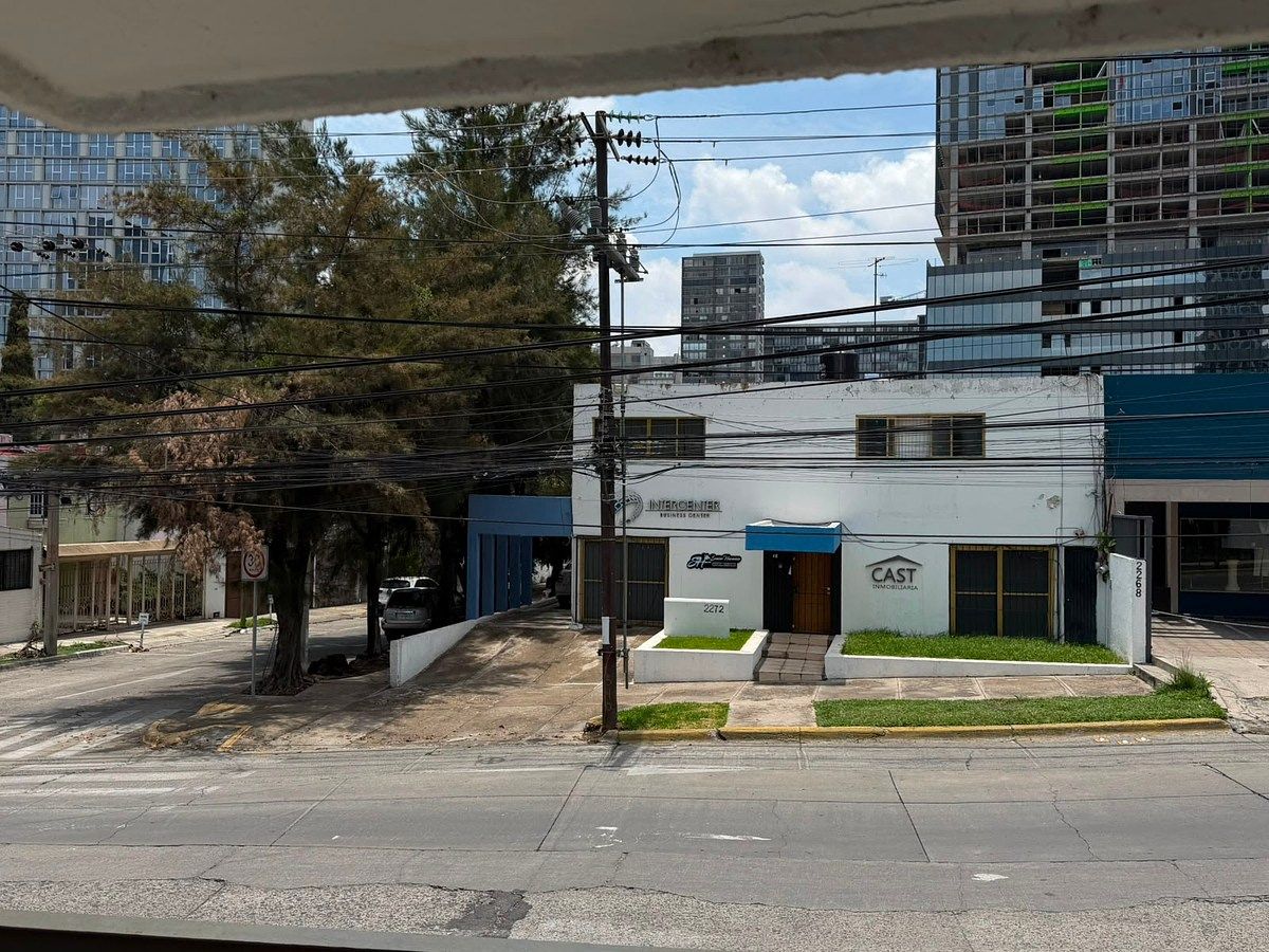 Fachada Principal, photo 1 of 9