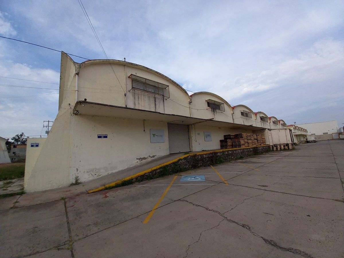 Galpão comercial em Ferrocarril, Guadalajara, foto 3 de 27