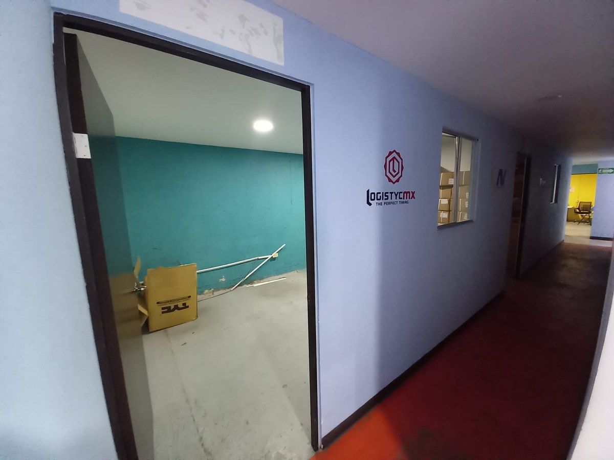 Galpão comercial em Ferrocarril, Guadalajara, foto 21 de 27