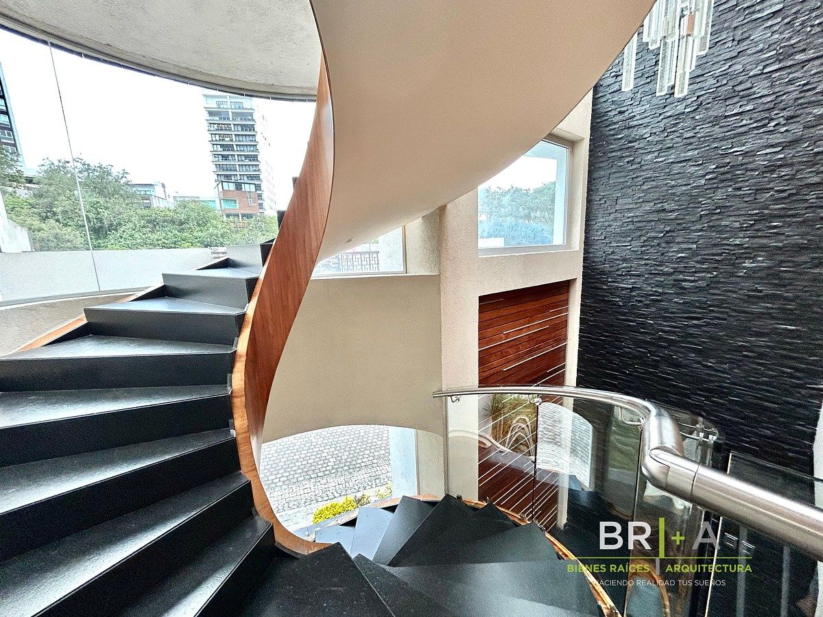 Escalera de caracol, photo 6 of 37