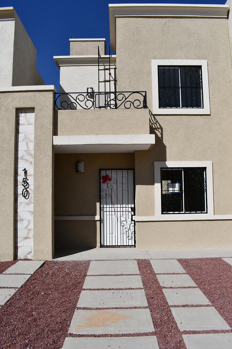 Fachada, photo 1 of 18