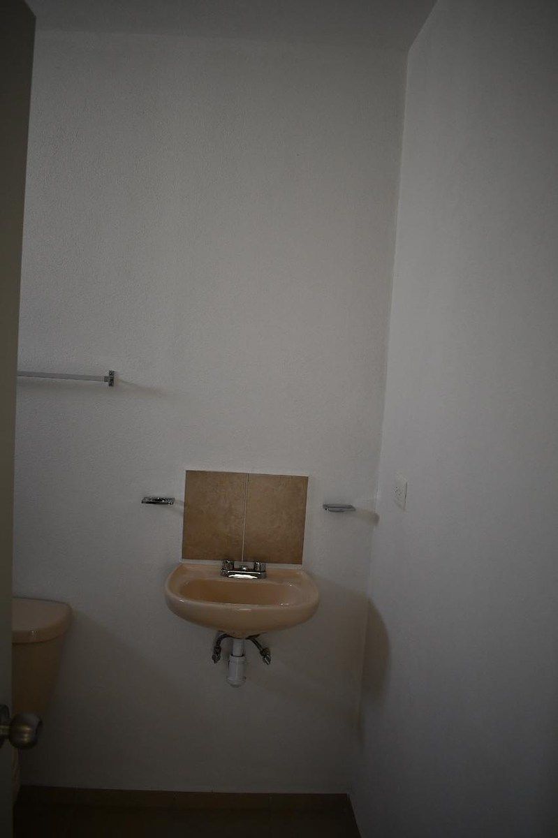 Medio baño, photo 7 of 18