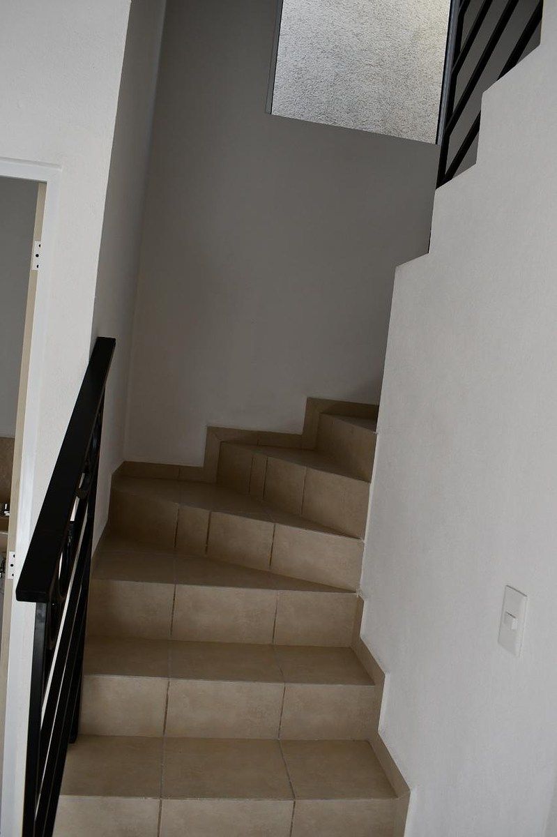 Escalera para subir planta alta, photo 13 of 18