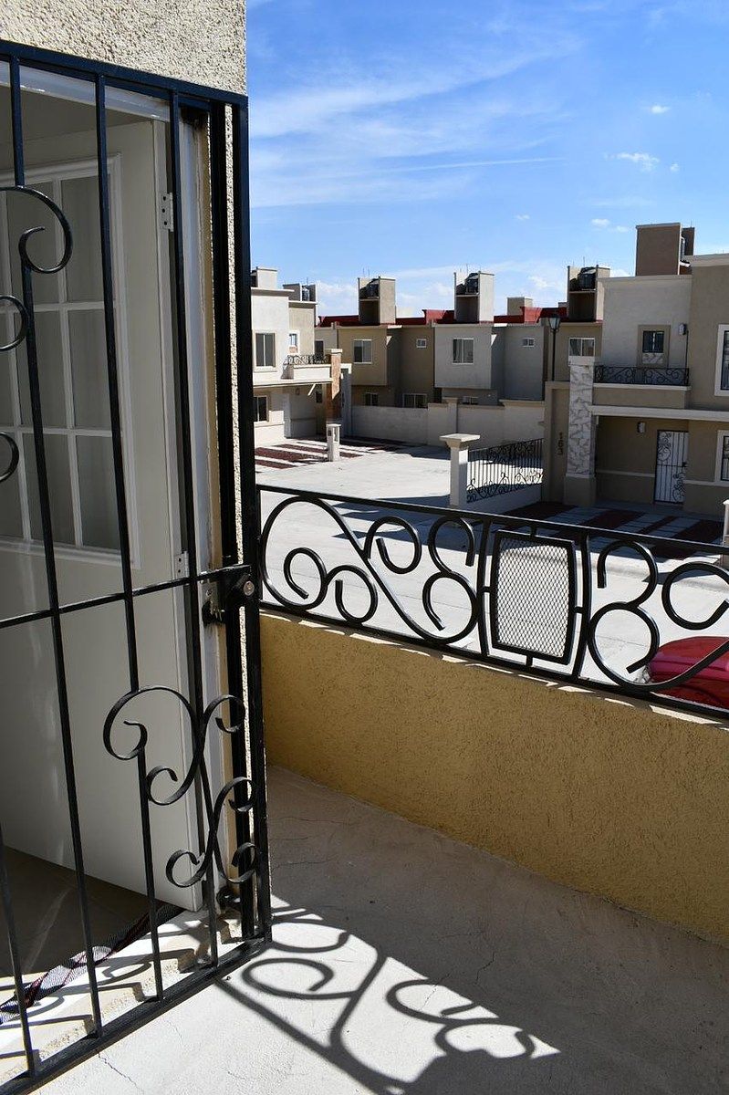 Acceso a terraza recámara principal, photo 15 of 18