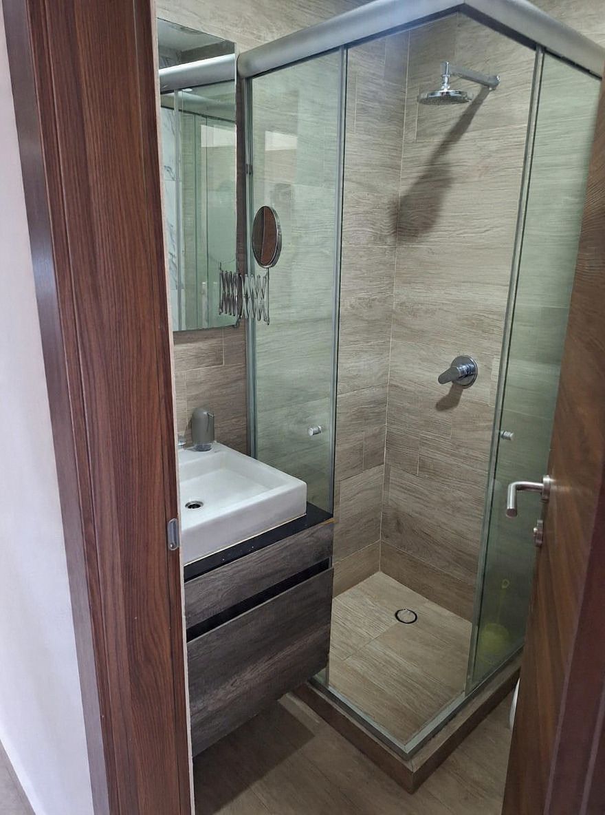 Baño, photo 8 of 17