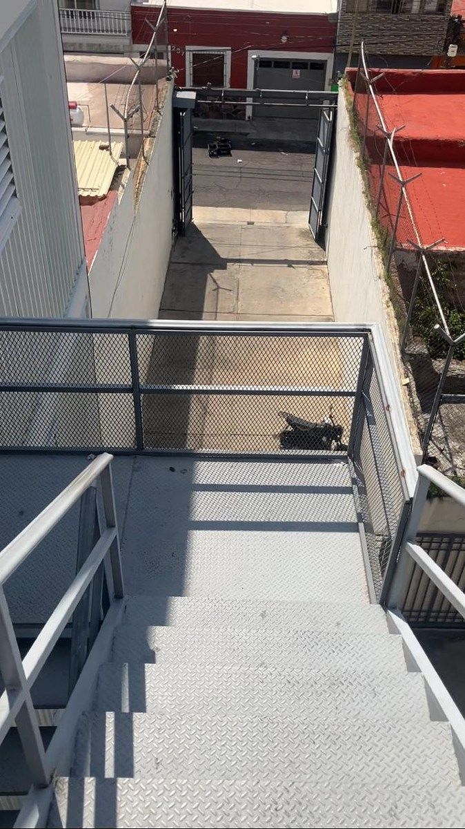 Escaleras para descender, foto 5 de 10