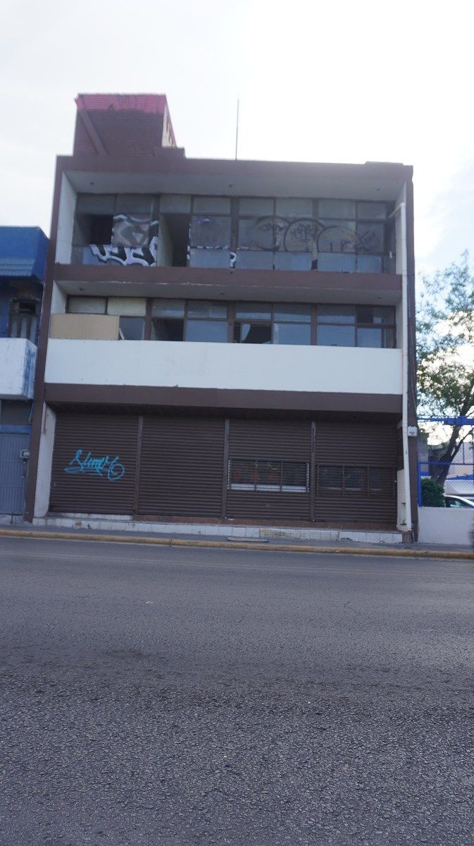 Fachada sobre Av. Félix U. Gómez, foto 2 de 35