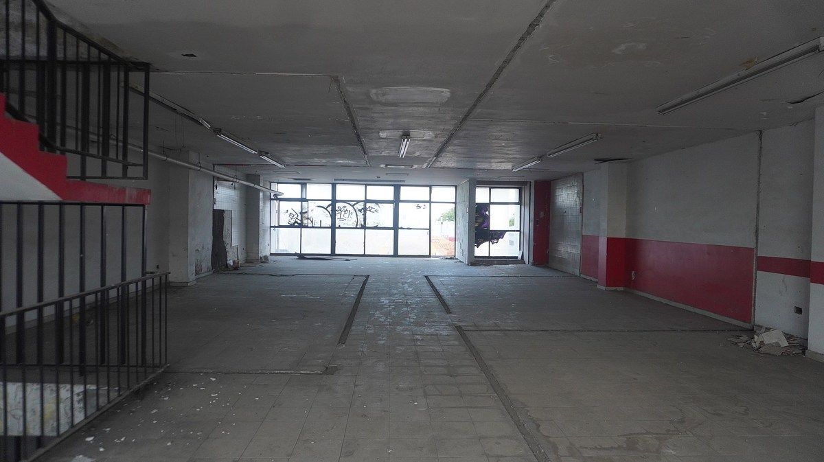 Tercer piso: vista interior al oriente y  cubo de elevador, foto 9 de 35