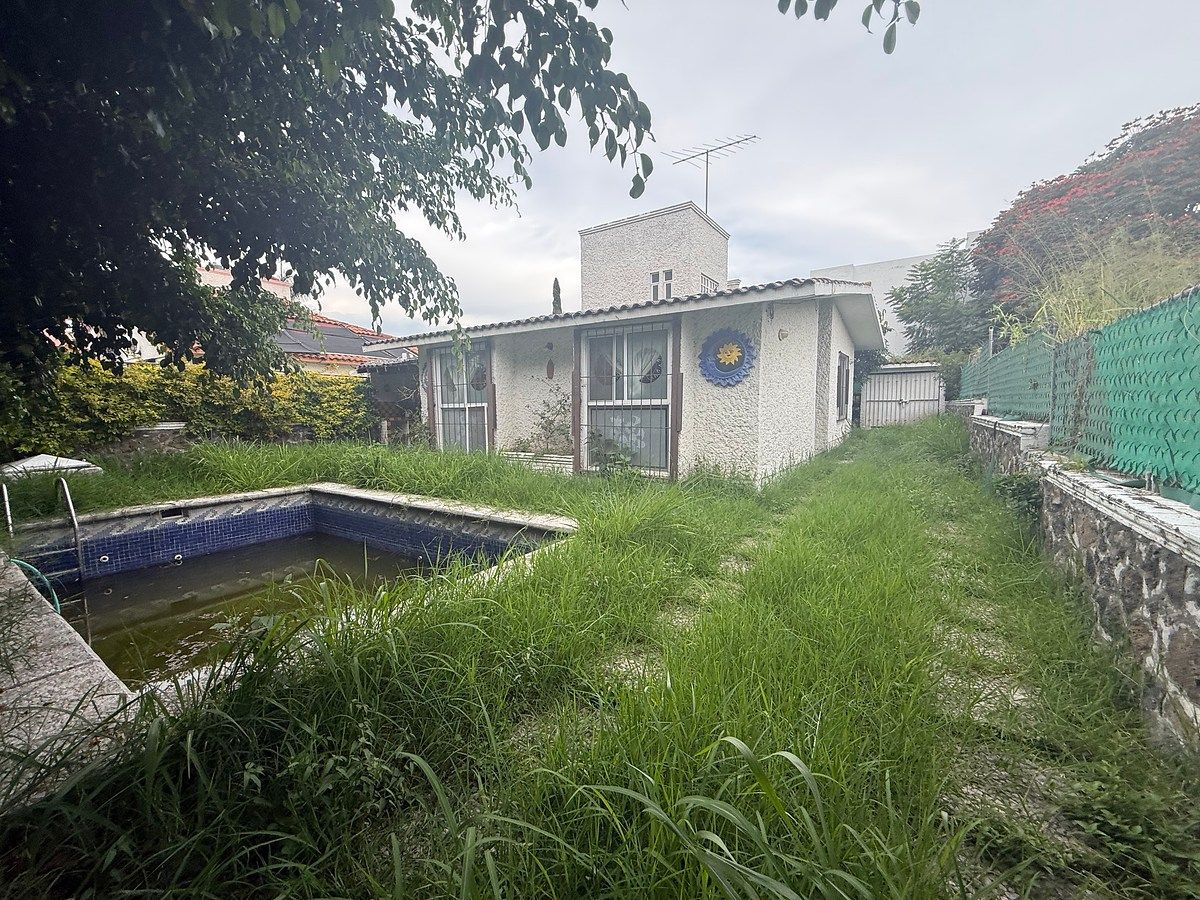 Sale of house to remodel in Lomas de Cocoyoc, photo 1 of 31