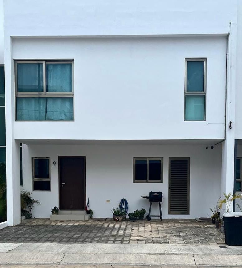 CASA MOBILIADA PARA ALUGUEL 3 QUARTOS, 3.5 BANHEIROS COM ÁRVORES, foto 1 de 24