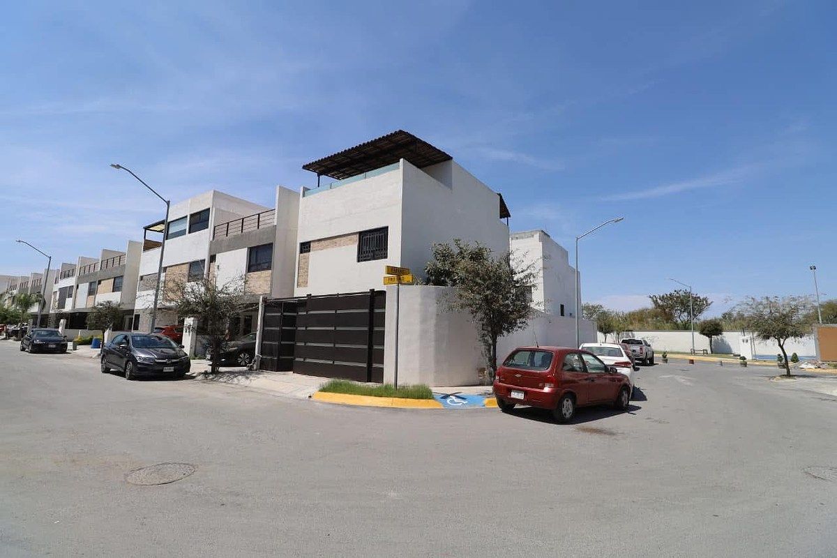 Casa em condomínio fechado em Acanto Residencial, Apodaca, foto 2 de 12