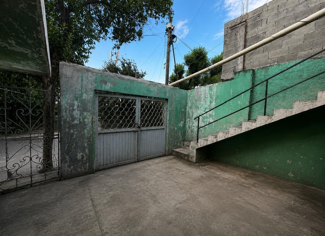HOUSE FOR SALE TO DEMOLISH SAN PEDRO LOS SAUCES, photo 1 of 10