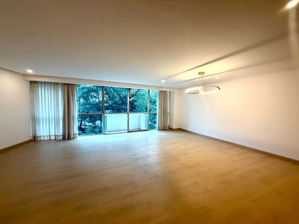Apartment for rent in Lomas de Chapultepec, Cerrada Sierra Candela with balcony, photo 1 of 20