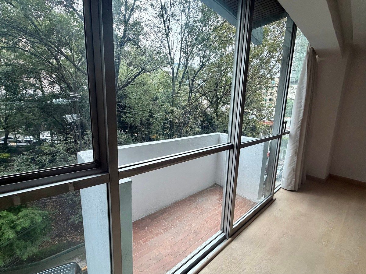 Balcón, photo 7 of 20