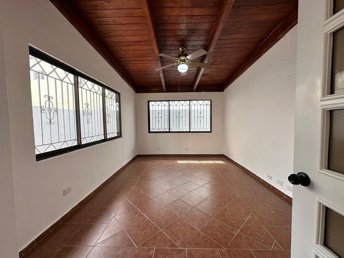 Casa en Viejo Arroyo Hondo, Santo Domingo Centro (Distrito Nacional), foto 3 de 19