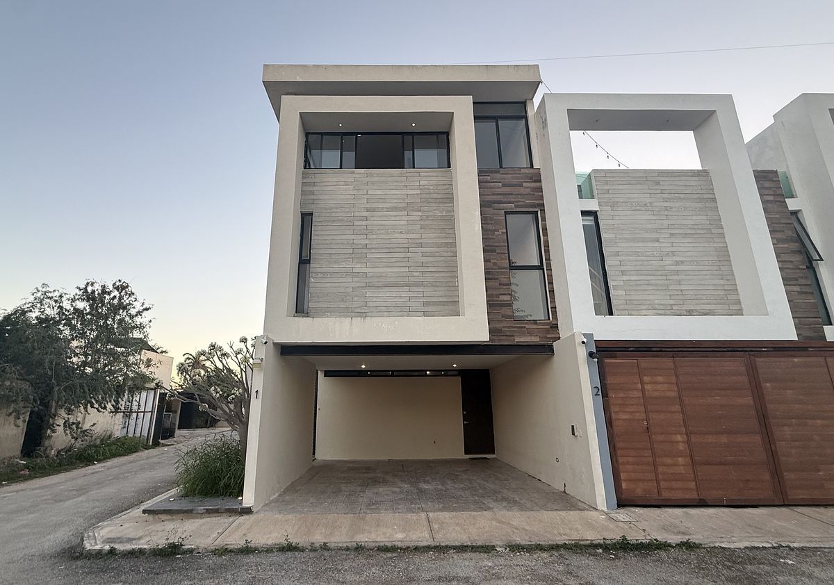 House in Cholul, Mérida, photo 2 of 20