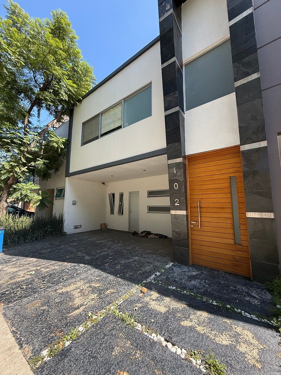 House Rent Coto Althea Solares, photo 1 of 18
