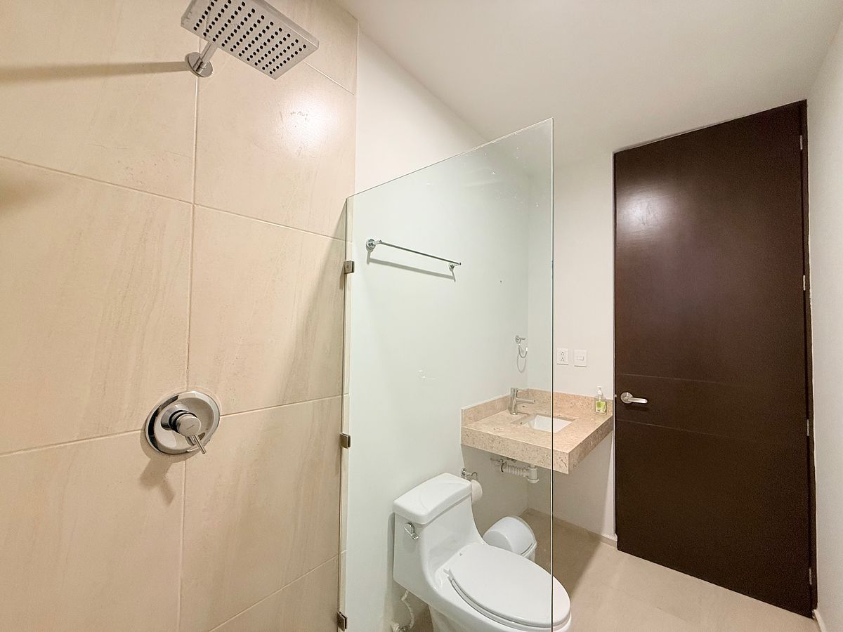 Baño Recámara Principal, foto 10 de 21