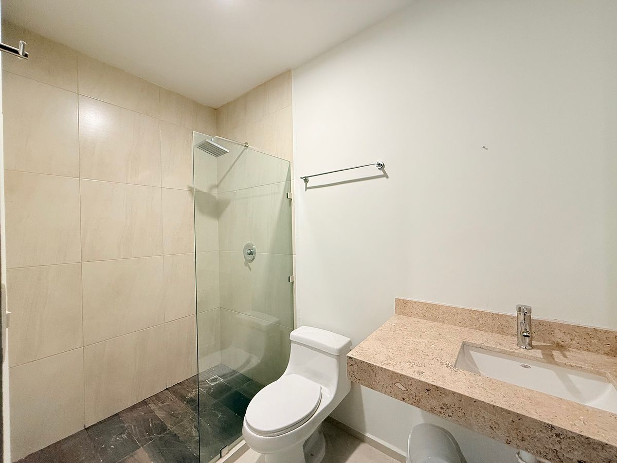 Baño Compartido, foto 13 de 21