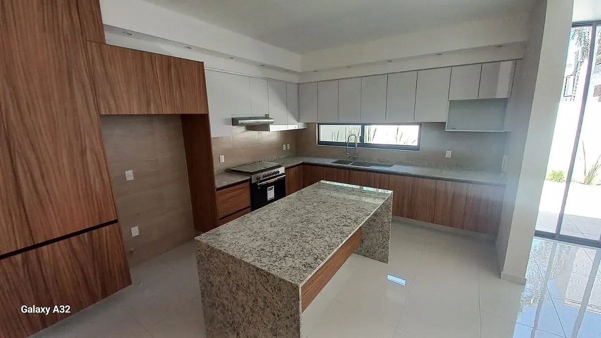 Casa em Valle Real, Zapopan, foto 3 de 13
