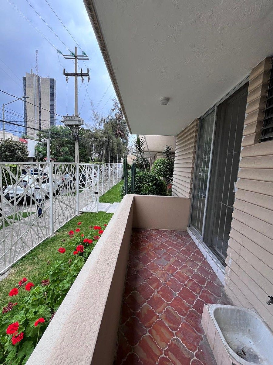 Apartamento para Aluguel Térreo · Ladrón Guevara, Zapopan, foto 1 de 11