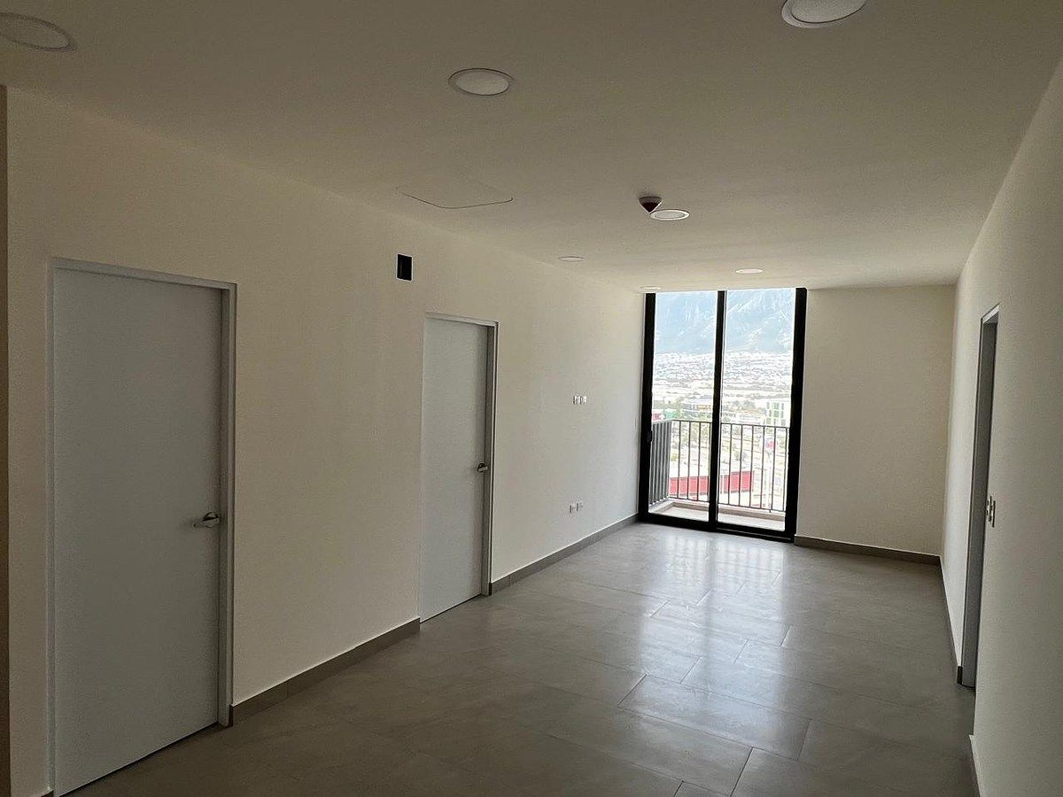 Apartment in El Lechugal, Santa Catarina, photo 3 of 17