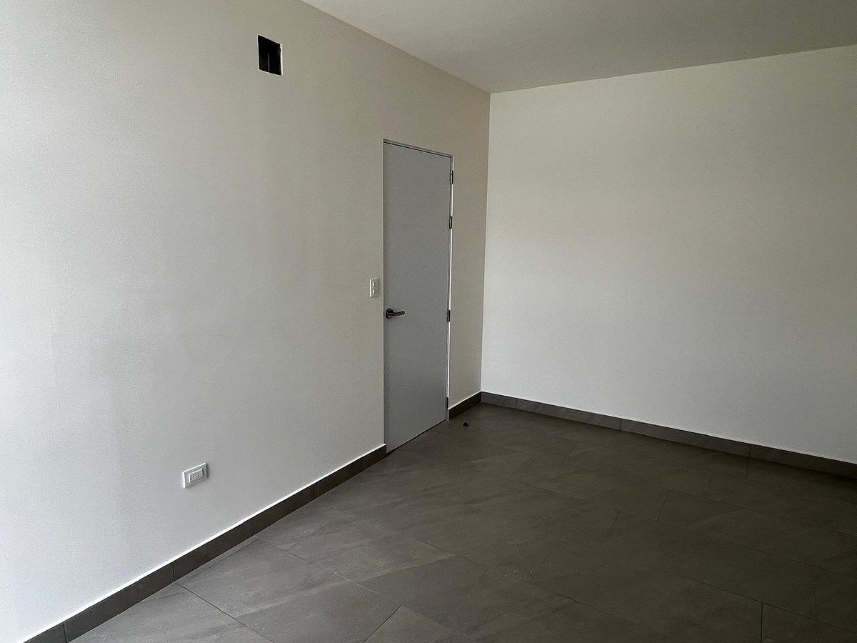 Apartment in El Lechugal, Santa Catarina, photo 17 of 17