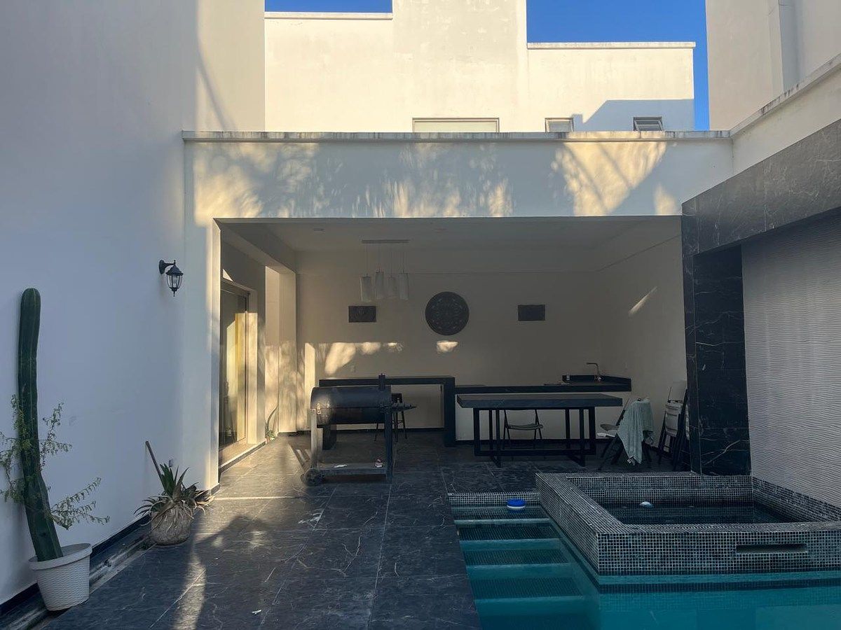 Casa em El Uro, Monterrey, foto 2 de 11