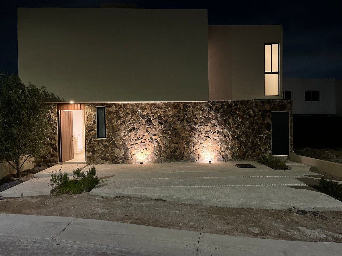 AUTHOR HOUSE IN CAÑADAS DEL ARROYO, CORREGIDORA, QUERETARO, photo 1 of 20