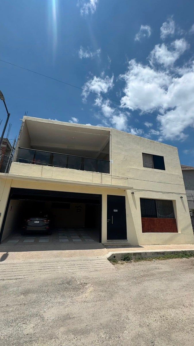 House for Sale of 400m2 in Los Laguitos, photo 1 of 15