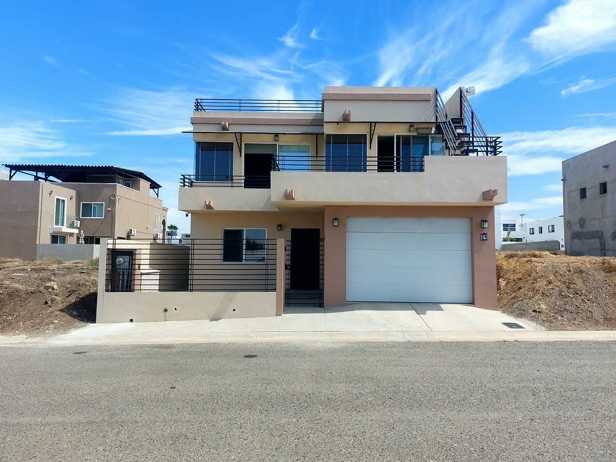 House in Punta Azul, Playas de Rosarito, photo 2 of 27