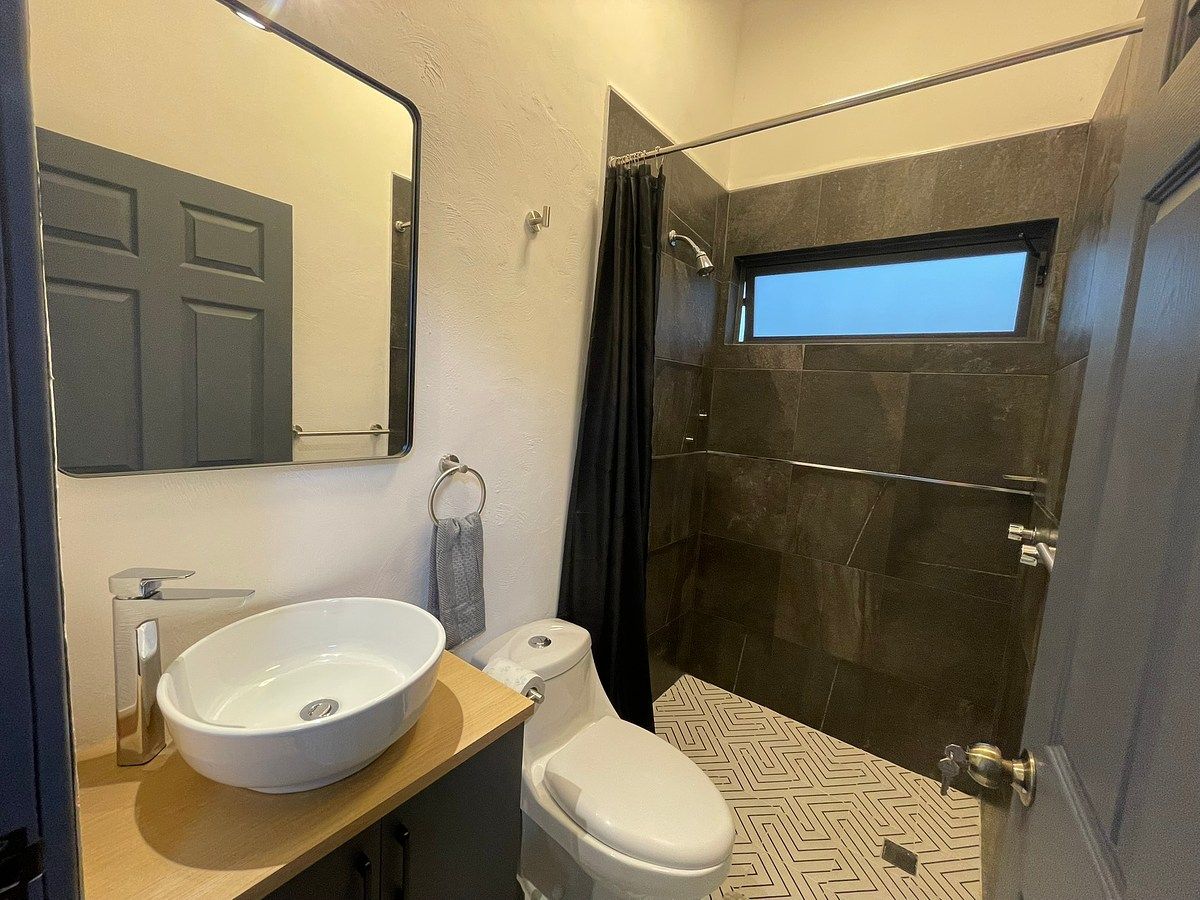 Baño, photo 4 of 13