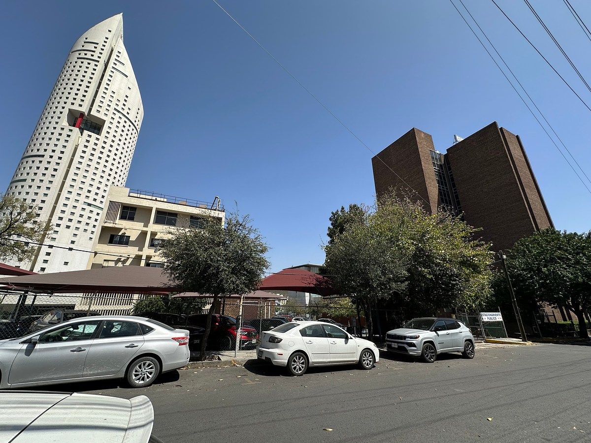 0102 – Propiedad comercial en Venta | Col. Los Doctores, Monterrey, foto 1 de 14