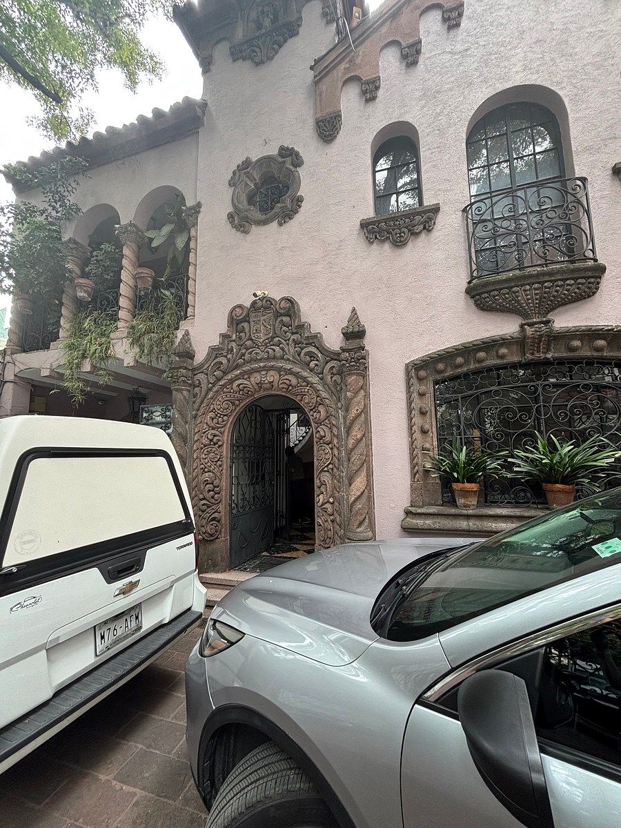 Casa com uso do solo à venda ou para alugar em San Pedro de los Pinos, foto 1 de 22