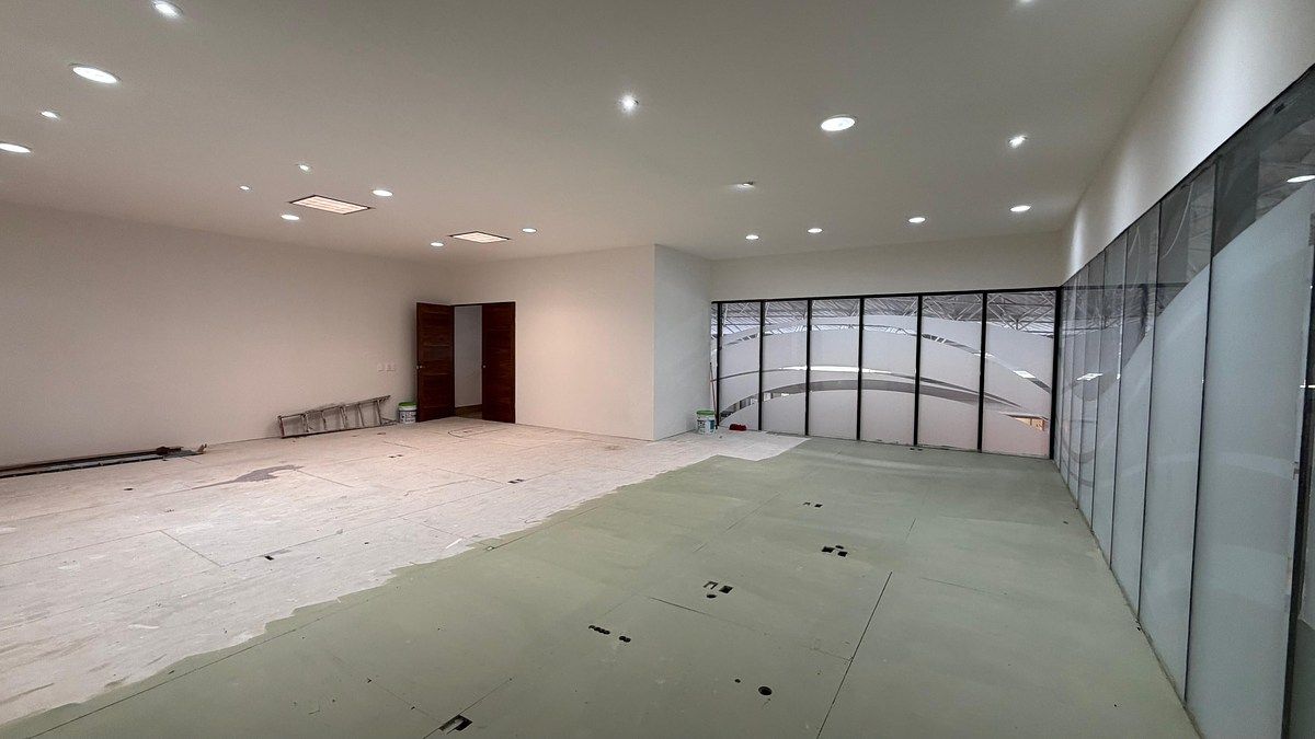 LOCAL PARA ALUGUEL MOLL DEL VALLE- 100 M2-$40,000, foto 1 de 8