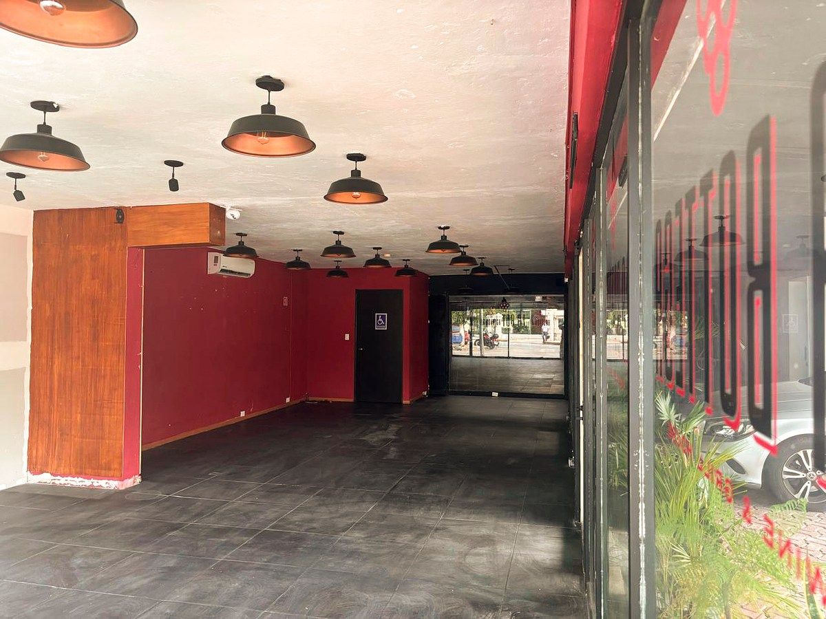 Local comercial en Paseo de Montejo, Mérida, foto 2 de 8