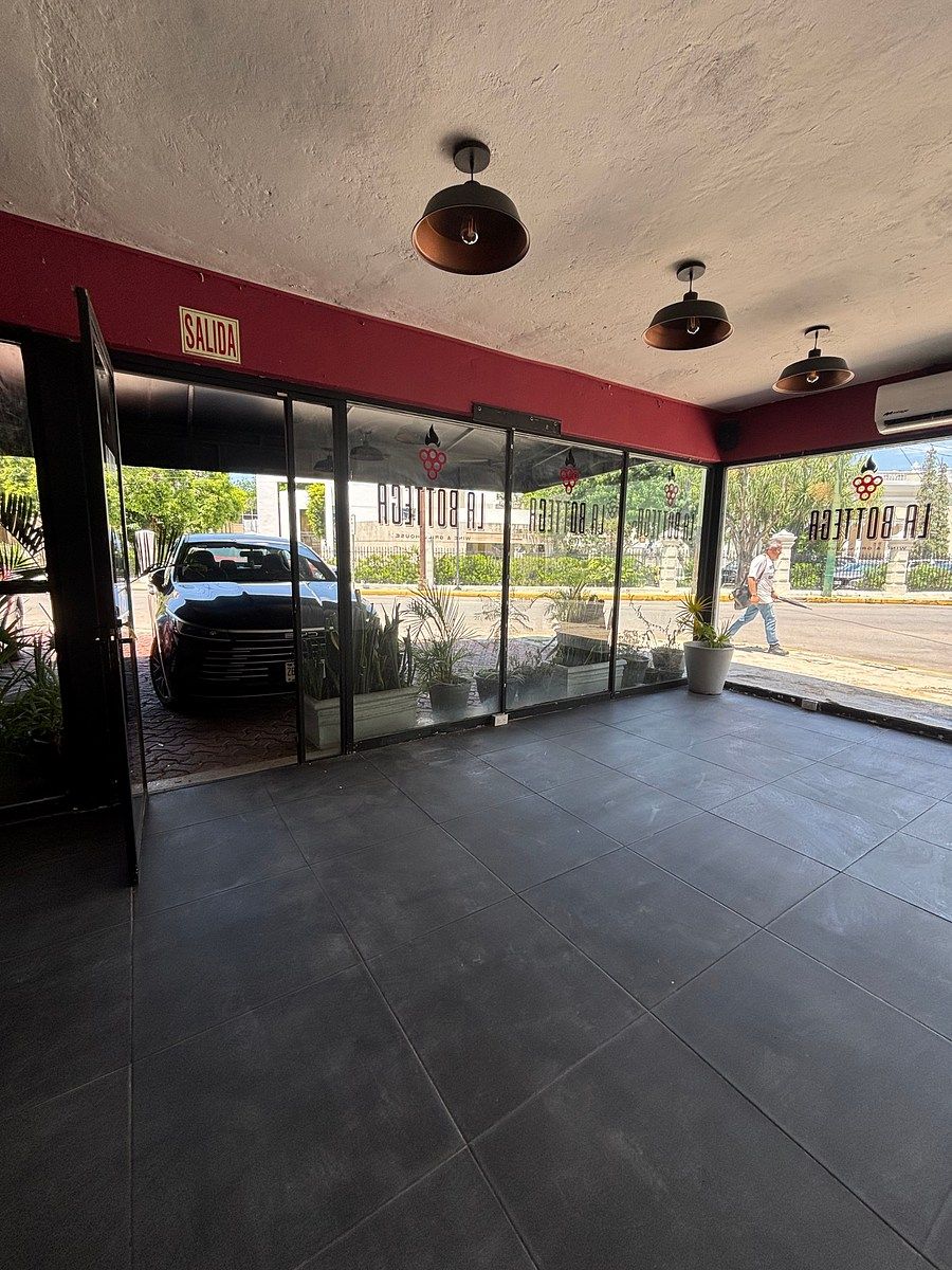 Local comercial en Paseo de Montejo, Mérida, foto 4 de 10