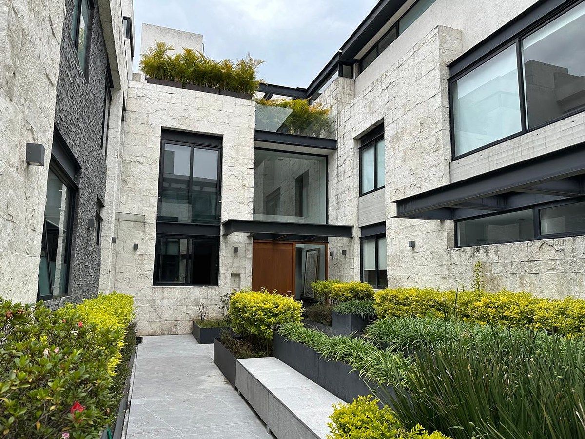 CASA EN VENTA EN PRIVADA CON TERRAZA Y JARDIN, foto 1 de 22