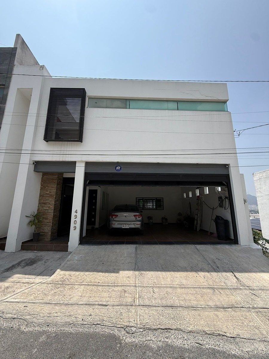 CASA À VENDA COL. PRADOS DE LA SILLA-MONTE REY, foto 1 de 20