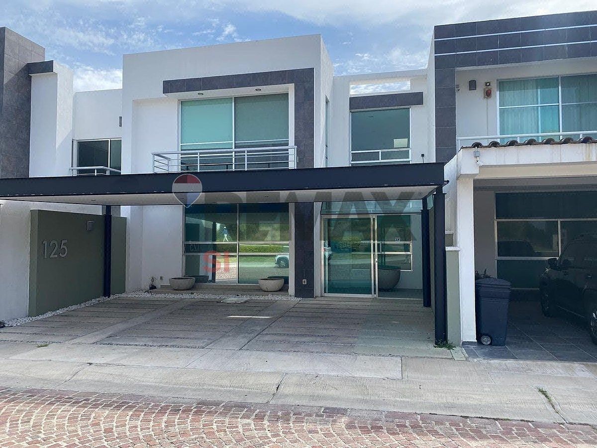 SALE HOUSE CUMBRES DEL LAGO, photo 1 of 23