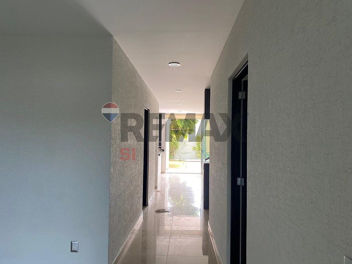 House in Cumbres del Lago, Querétaro, photo 2 of 23