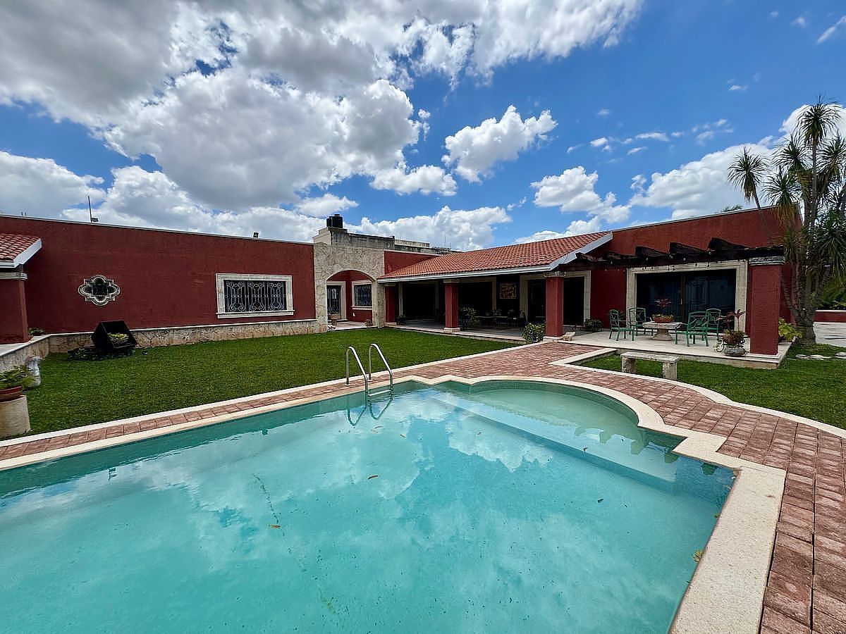 Residencia de una planta en Venta a trescuadras de Prolongación Paseo de Montejo, foto 1 de 38