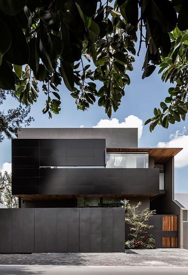 Fachada principal, foto 1 de 14