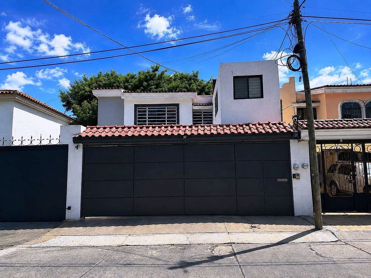 Casa en Lomas de Zapopan, foto 1 de 17
