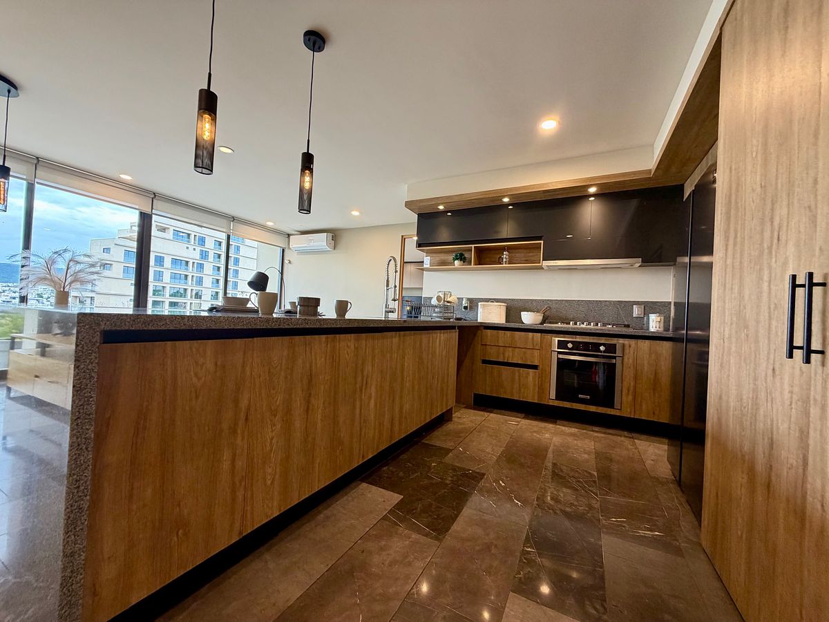 Departamento en Venta en Excelente Ubicación Frente a Plaza Paseo Querétaro, foto 1 de 21