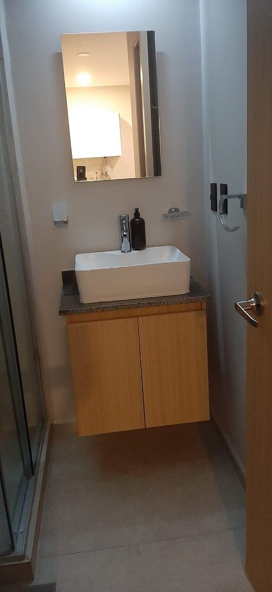 Baño, photo 7 of 8