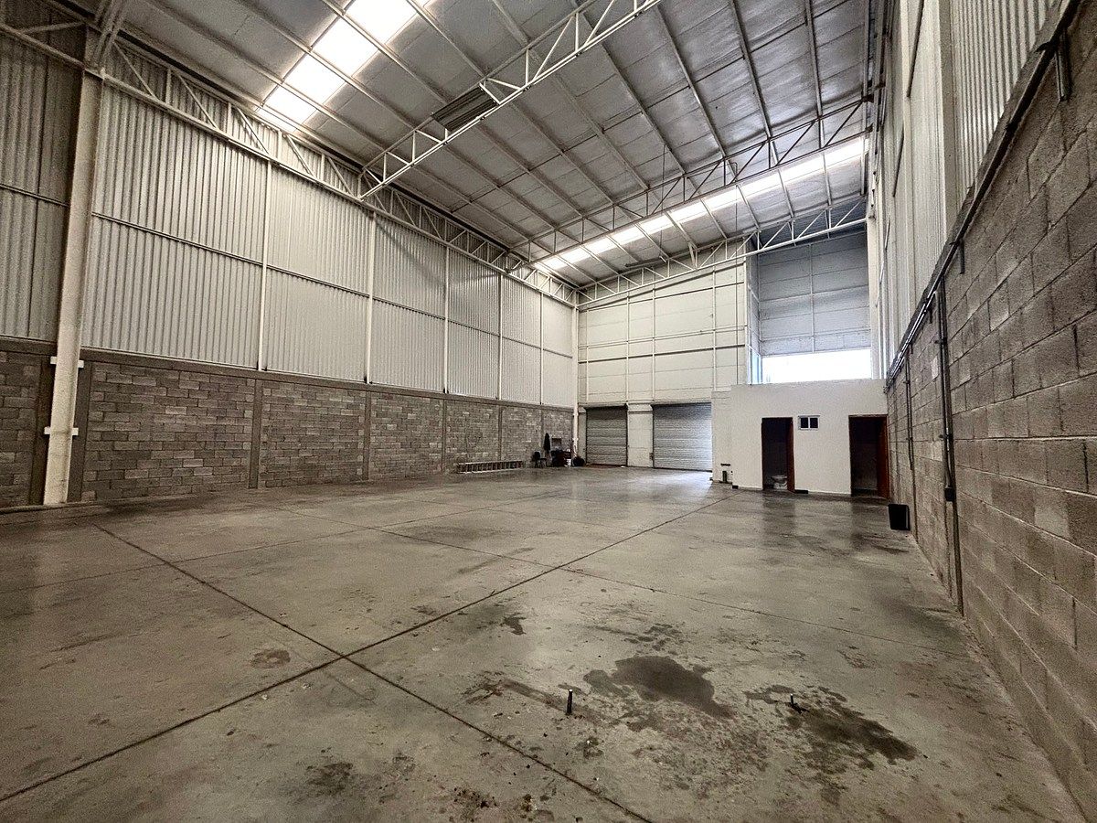 1,200 m2  área de bodega, foto 1 de 17