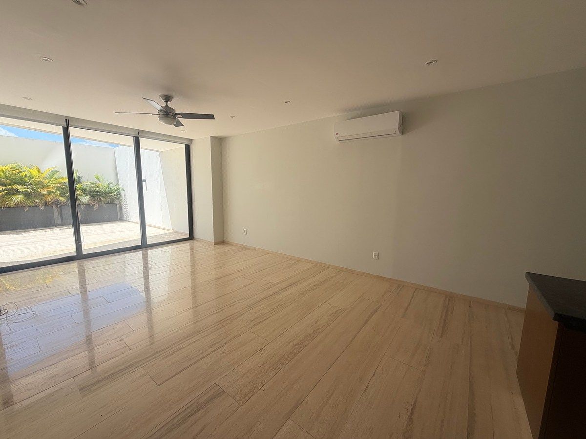 Unfurnished apartment with a large terrace in Townsquare., photo 1 of 17