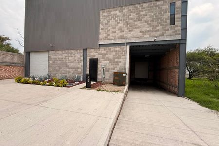 BODEGA INDUSTRIAL NUEVA EN RENTA DENTRO DE PARKING INDUSTRIAL GRAN PARK LOS MEZQ